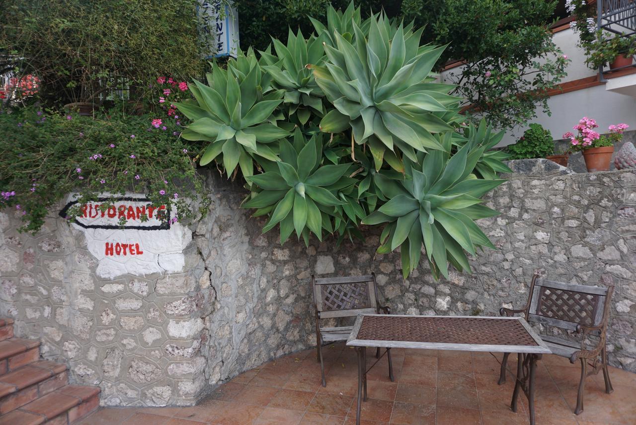 Hotel Villa Souvenir Forza d'Agro Luaran gambar